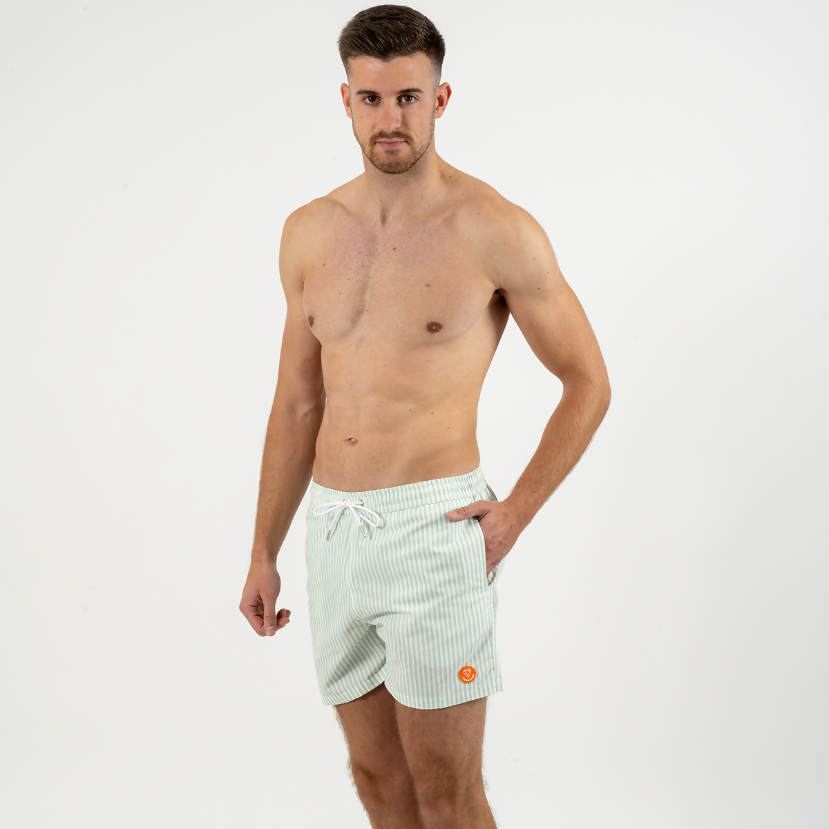 maillot-de-bain-homme-vert-rayé-broderie-tortue-entier