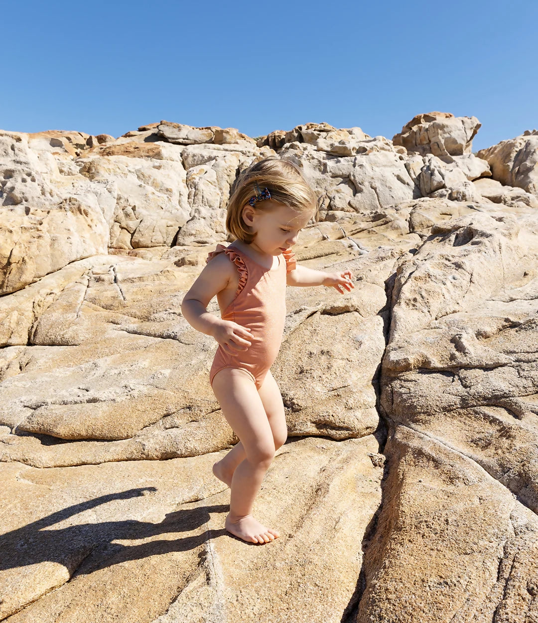 Bebe_fille_Maillot_antiuv_loumio_rose_scintillant_lookbook