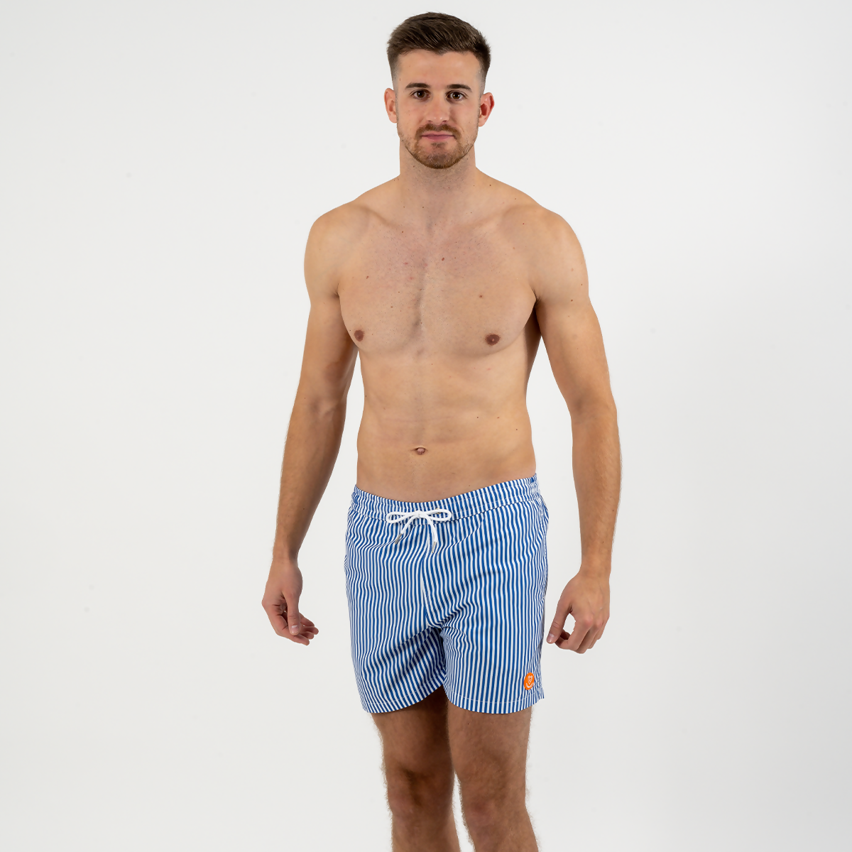maillot-de-bain-homme-bleu-rayé-broderie-poisson-entier